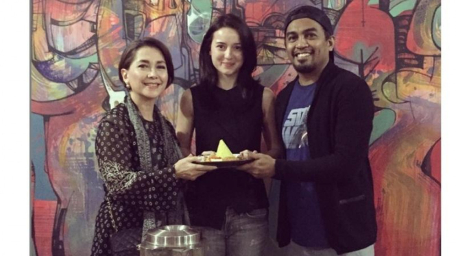 Widyawati, Julie Estelle dan Glenn Fredly