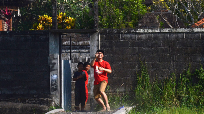 berpetualang seru dengan raditya dika