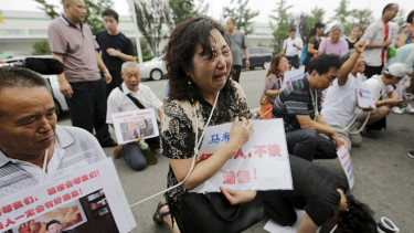 keluarga penumpang mh370 histeris