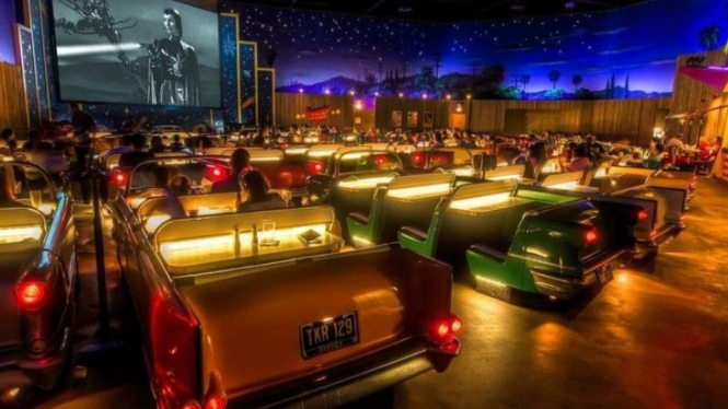 Sci-Fi Dine-In Teater