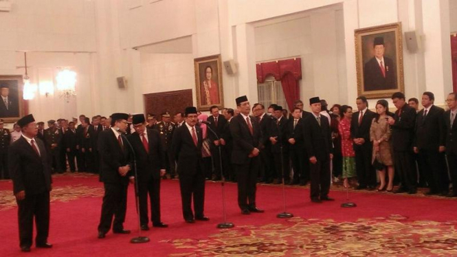 Pelantikan menteri hasil reshuffle Kabinet Kerja