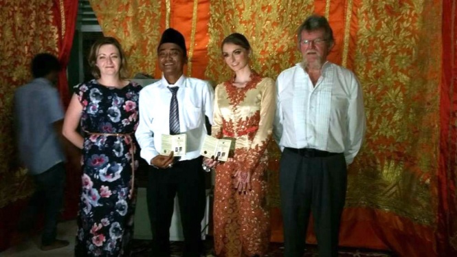 Foto pernikahan Bayu Kumbara dan Jennifer Brocklehurst