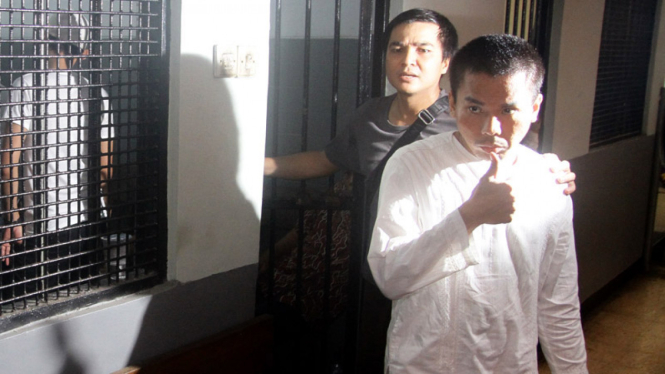 Sidang Perdana RA Mucikari Artis