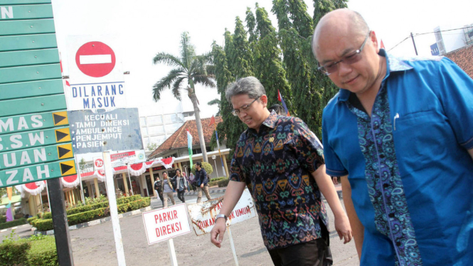 Triwisaksana Meninjau RS Sumber Waras
