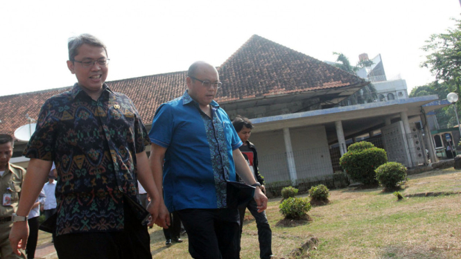 Triwisaksana Meninjau RS Sumber Waras