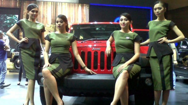 Para SPG di acara IIMS 2015.