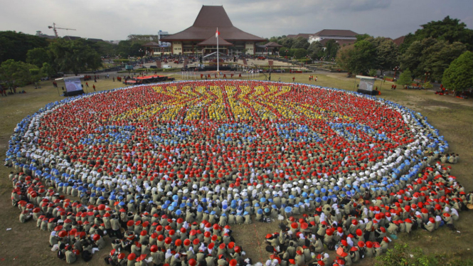 Logo ASEAN di UGM, Yogyakarta.