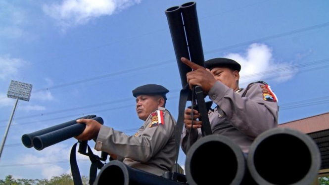 Polisi periksa senjata pelontar gas air mata