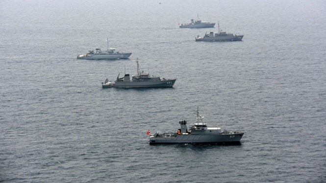 latihan gabungan kapal perang