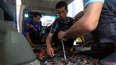 Kejaksaan Agung Bongkar Mobil Listrik Hasil Korupsi