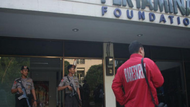 Bareskrim saat menggeledah Pertamina Foundation