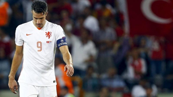 Striker Belanda, Robin van Persie di laga melawan Turki
