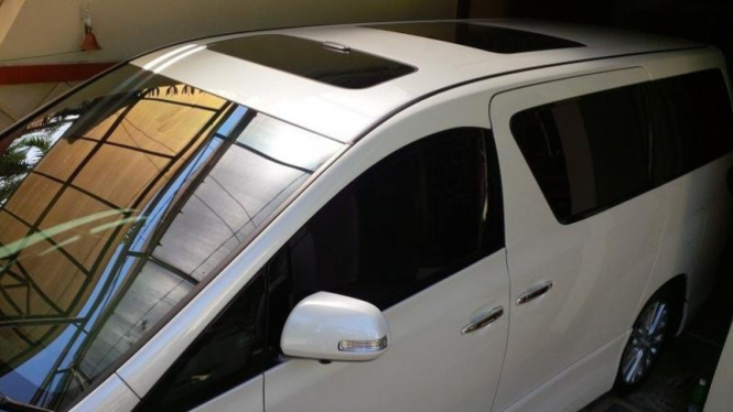 Sunroof.