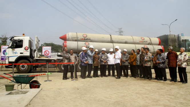 Presiden Joko Widodo Saat Menghadiri Groundbreaking Light Rail Transit (LRT)
