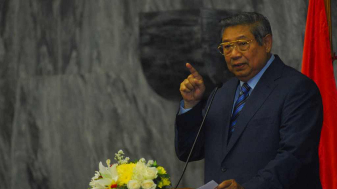 Ketua Umum Partai Demokrat Susilo Bambang Yudhoyono memberikan sambutan saat menghadiri perayaan ulang tahun Partai Demokrat di gedung Dewan Perwakilan Rakyat, Jakarta, Rabu (9/9/2015).