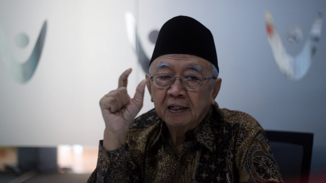 Salahuddin Wahid alias Gus Solah.