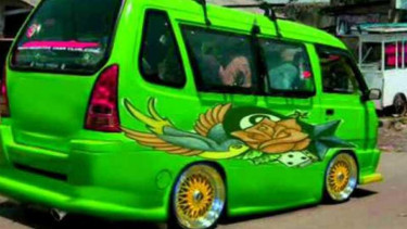 Angkot modifikasi.
