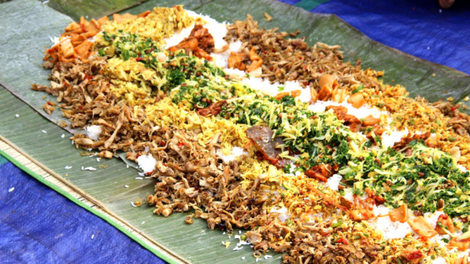 Tradisi Makan Megibung di Bali