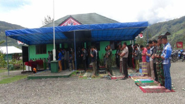 Suasana Salat Jumat di Tolikara