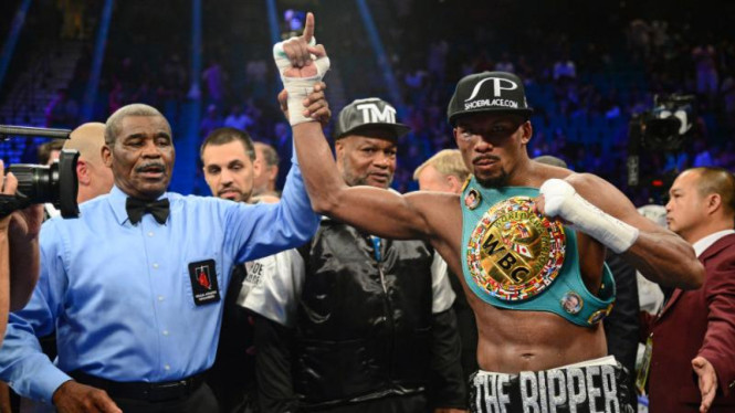 Badou Jack mempertahankan gelar WBC kelas menengah super.