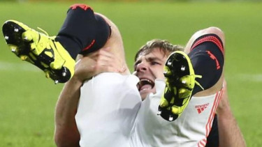 Bek Man United, Luke Shaw alami cedera.