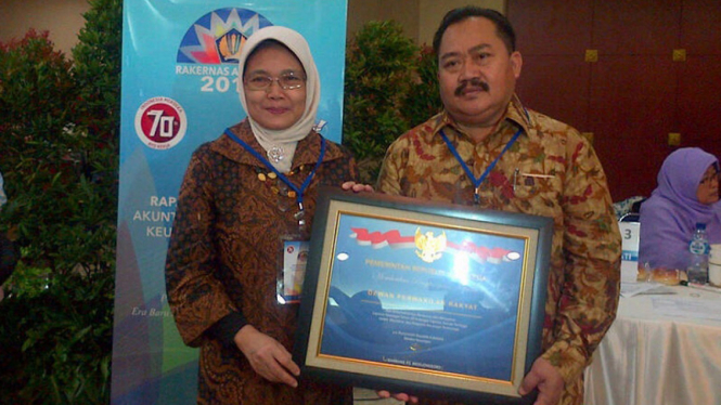 Sekertaris Jendral (Sekjen) DPR Winantuningtyastiti 