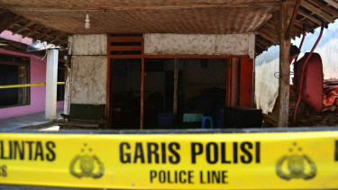 Kediaman Tosan di Desa Selok Awar-Awar