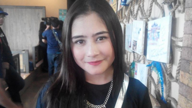 Prilly Latuconsina