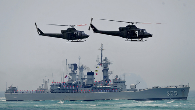 Kapal Perang TNI AL saat melakukan operasi gabungan