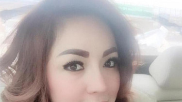 Regina, mantan istri dan jubir Farhat Abbas