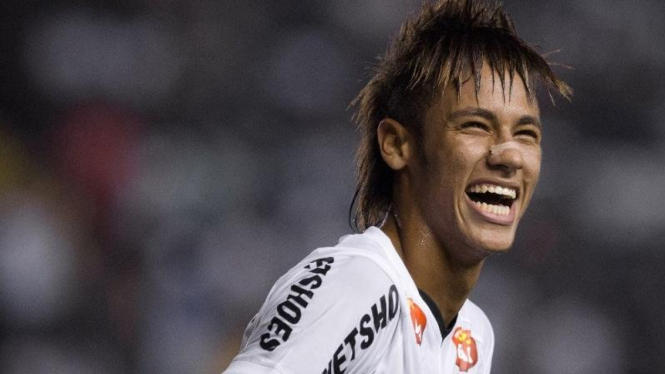 Neymar kala memperkuat Santos