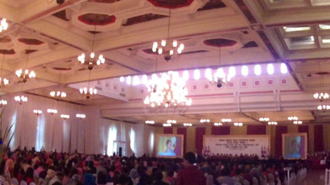 Wisuda ke-5, Universitas Bakrie di Balai Sudirman, Jakarta
