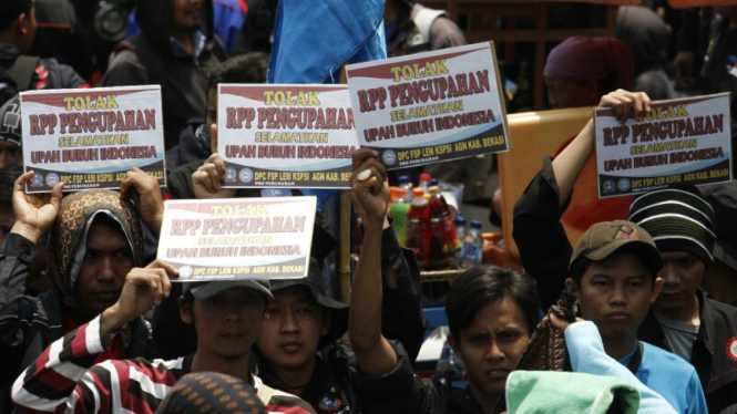 buruh tolak paket kebijakan ekonomi jilid IV