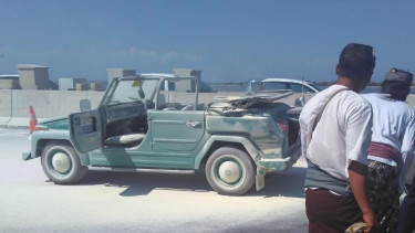 Mobil antik jenis VW Safari terbakar di Bali