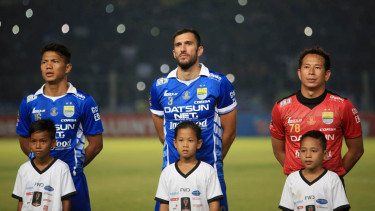 Pemain Persib, Vladimir Vujovic (tengah)