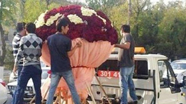 Buket raksasa untuk mengungkapkan cinta
