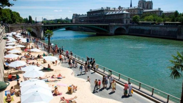 Pantai Palsu Paris Plages