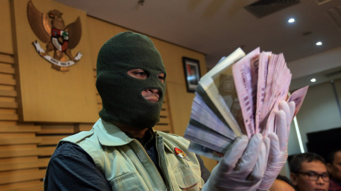 KPK Gelar Barrang Bukti OTT Pembangkit Listrik Tenaga Mikro
