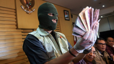 KPK Gelar Barrang Bukti OTT Pembangkit Listrik Tenaga Mikro