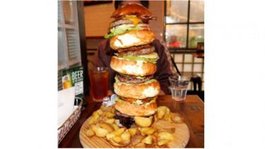 Burger monster lima tingkat