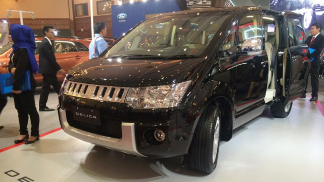 Mitsubishi Delica Royal.