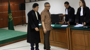 Terdakwa Kasus UPS Alex Usman Jalani Sidang Perdana