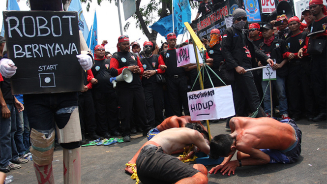 demo buruh tuntut dicabutnya PP Pengupahan