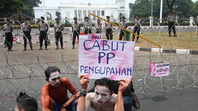 Demo buruh tuntut dicabutnya PP Pengupahan