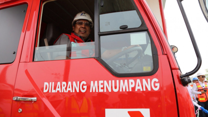 Ahmad Bambang.