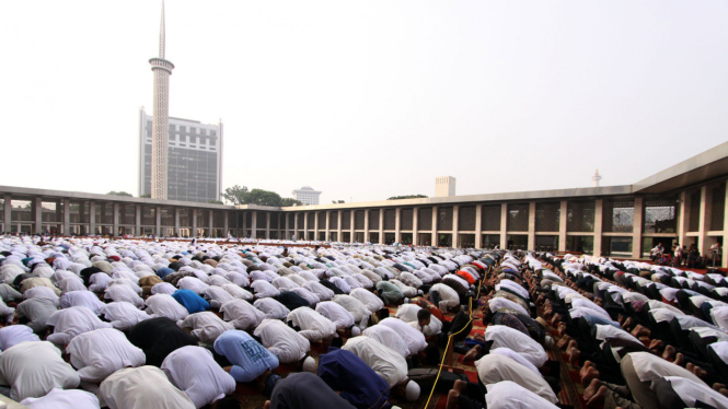 Wapres Jusuf Kalla Ikuti Shalat Istisqa di Masjid Istiqlal