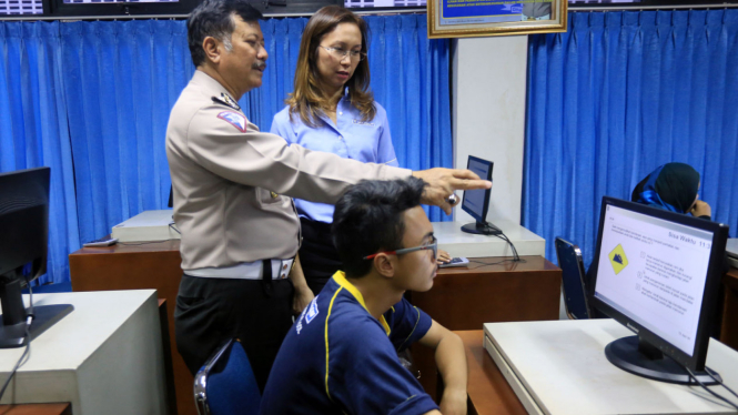 Uji Sim Bagi Pelajar SMA