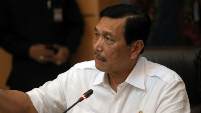 Menko Polhukam Luhut Pandjaitan Pimpin Rapat  Evaluasi Penanganan Asap