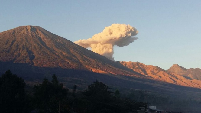 Gunung Rinjani.