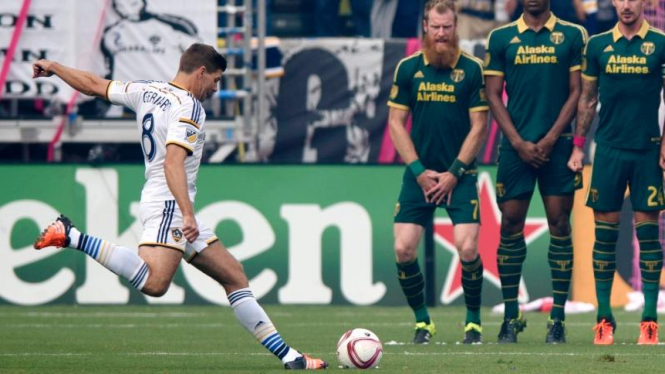 Gelandang LA Galaxy, Steven Gerrard